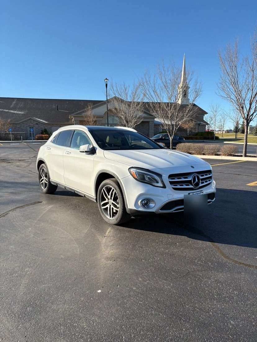 2020 Mercedes-Benz GLA 250 4MATIC photo 2
