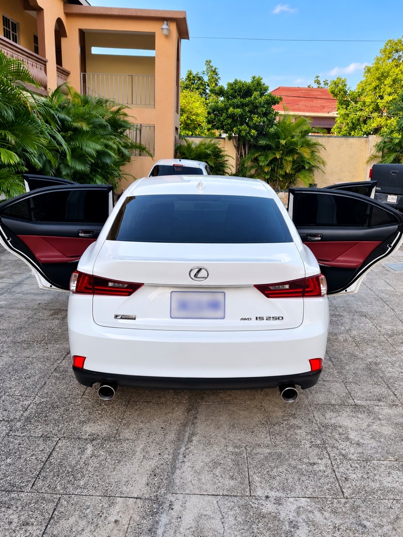 2015 Lexus IS 250 photo 4