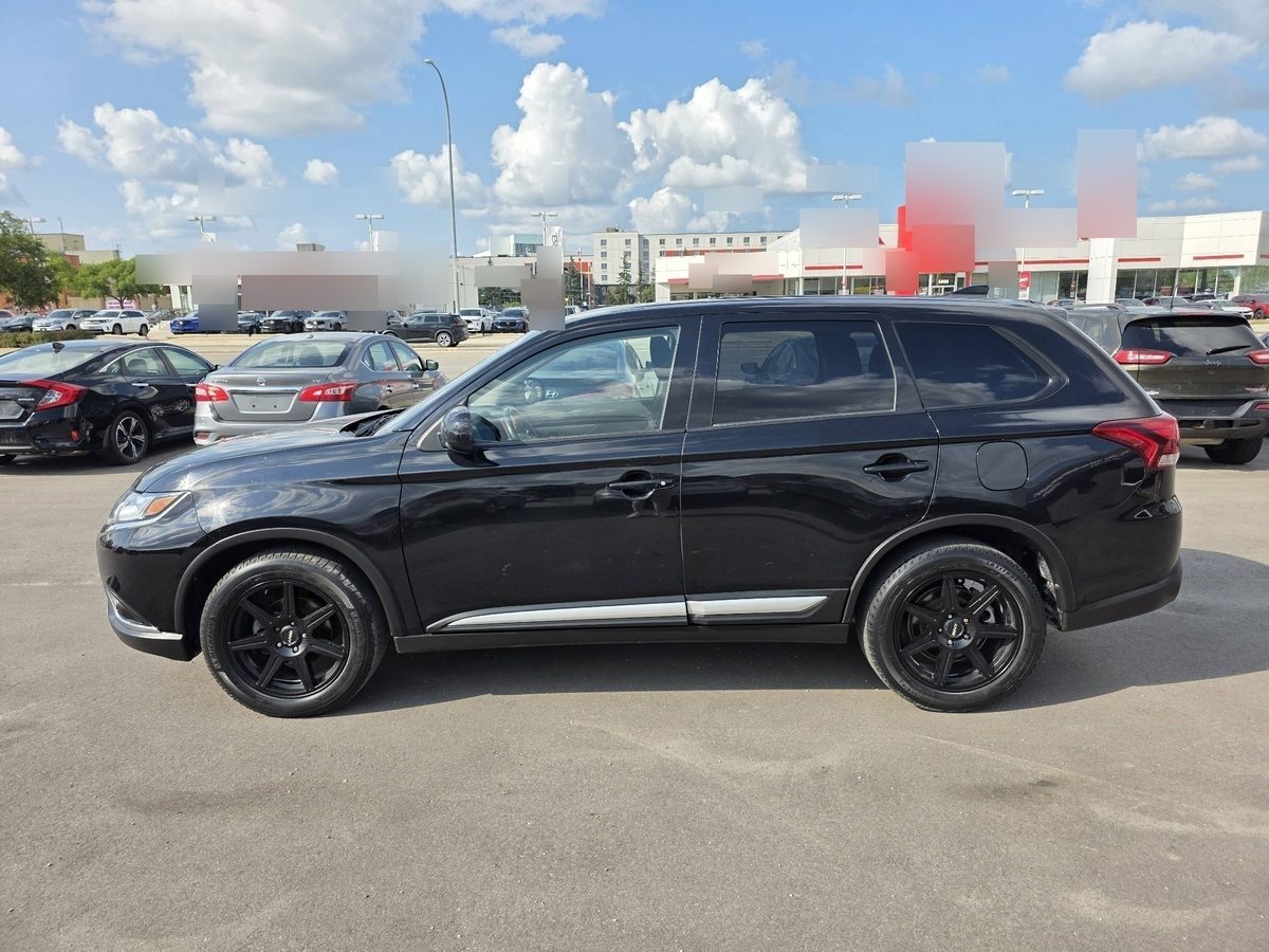 2020 Mitsubishi Outlander photo 4