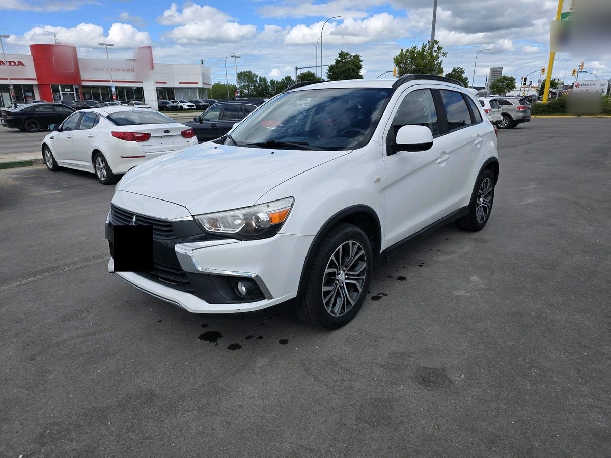 2017 Mitsubishi RVR photo 3