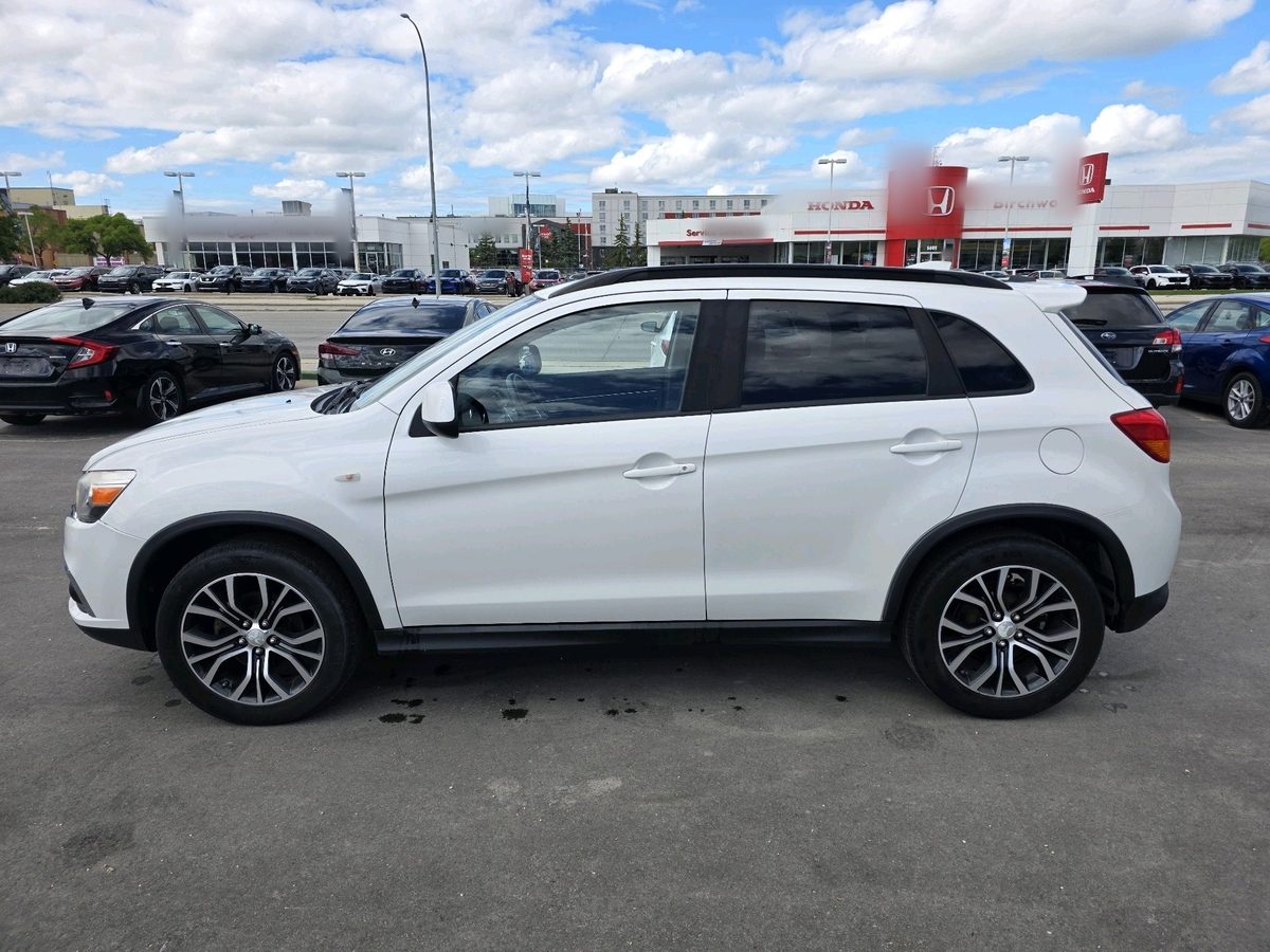 2017 Mitsubishi RVR photo 4